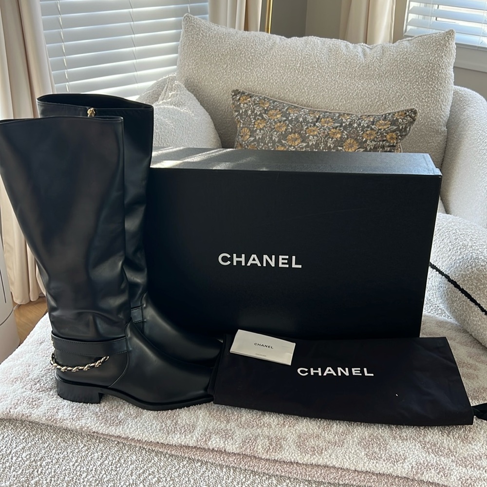 💯Auth NEVER WORN Chanel riding boots size 42
